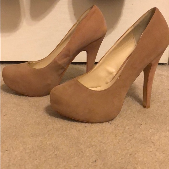 Nude suede platform pumps, great condition. - Picture 4 of 4